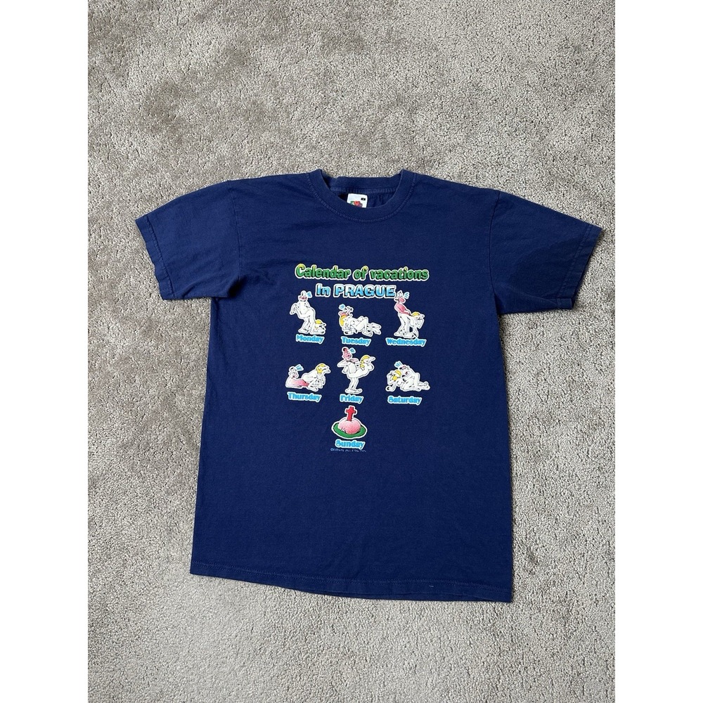 Vintage Mens Tshitr Calendar of vacations lo PRAGUE Europe 00' Streetwear Size S - Picture 1 of 8